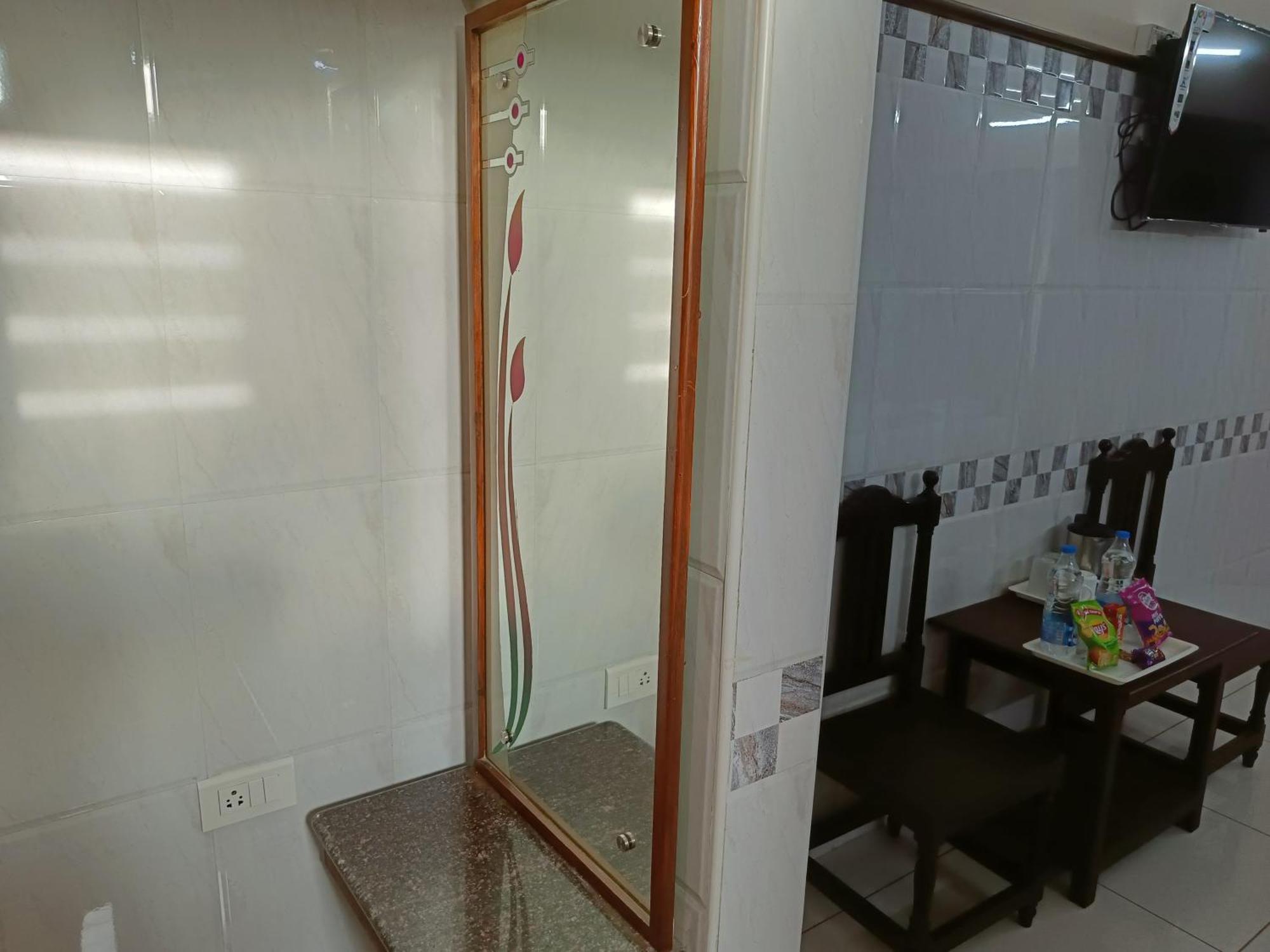 Hotel Arunachala Пондичерри Экстерьер фото
